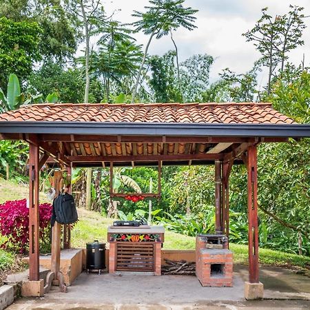 Agradable Cabana Cafetera Con Jacuzzi A 12 Min Del Centro De Pereira Exteriér fotografie