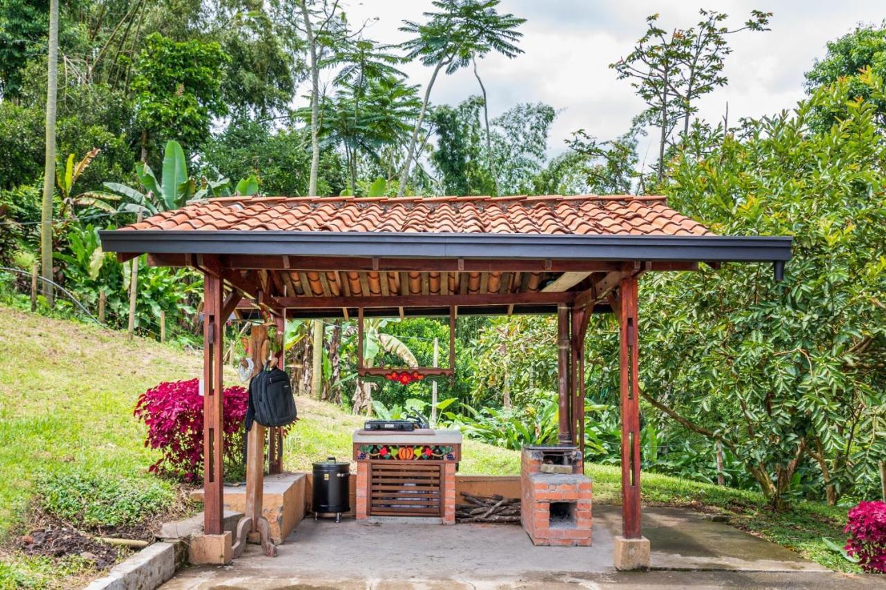 Agradable Cabana Cafetera Con Jacuzzi A 12 Min Del Centro De Pereira Exteriér fotografie